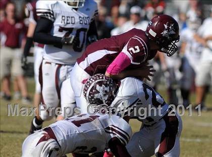 Thumbnail 3 in Benton vs. Red Bud (IHSA Class 3A First Round Playoff) photogallery.