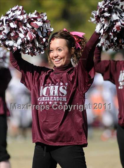 Thumbnail 3 in Benton vs. Red Bud (IHSA Class 3A First Round Playoff) photogallery.