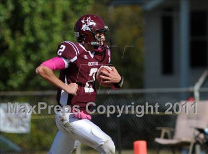 Thumbnail 2 in Benton vs. Red Bud (IHSA Class 3A First Round Playoff) photogallery.