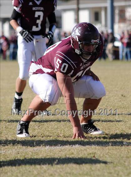 Thumbnail 3 in Benton vs. Red Bud (IHSA Class 3A First Round Playoff) photogallery.