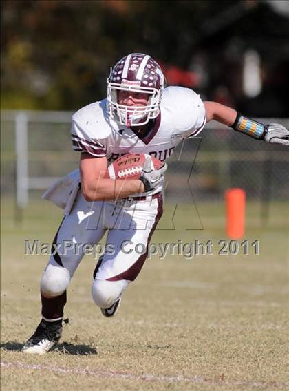 Thumbnail 2 in Benton vs. Red Bud (IHSA Class 3A First Round Playoff) photogallery.
