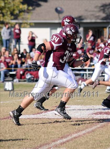 Thumbnail 2 in Benton vs. Red Bud (IHSA Class 3A First Round Playoff) photogallery.