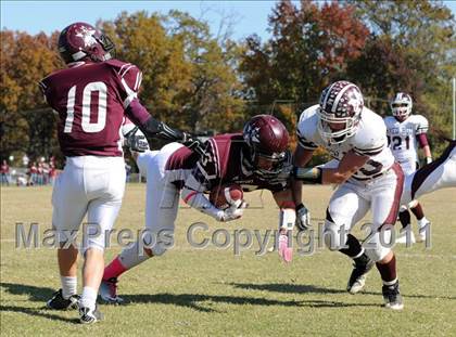 Thumbnail 1 in Benton vs. Red Bud (IHSA Class 3A First Round Playoff) photogallery.