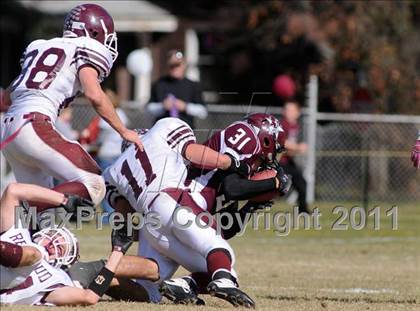 Thumbnail 3 in Benton vs. Red Bud (IHSA Class 3A First Round Playoff) photogallery.