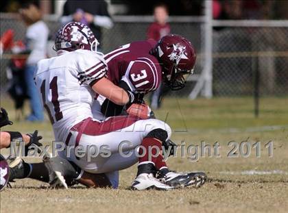 Thumbnail 1 in Benton vs. Red Bud (IHSA Class 3A First Round Playoff) photogallery.