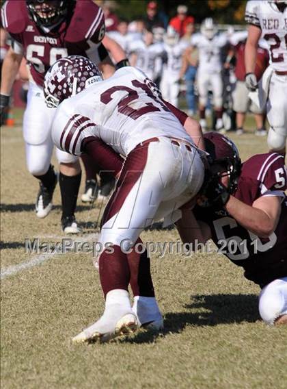 Thumbnail 1 in Benton vs. Red Bud (IHSA Class 3A First Round Playoff) photogallery.