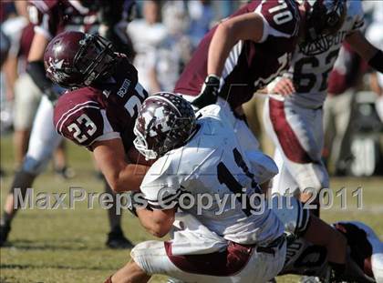 Thumbnail 1 in Benton vs. Red Bud (IHSA Class 3A First Round Playoff) photogallery.