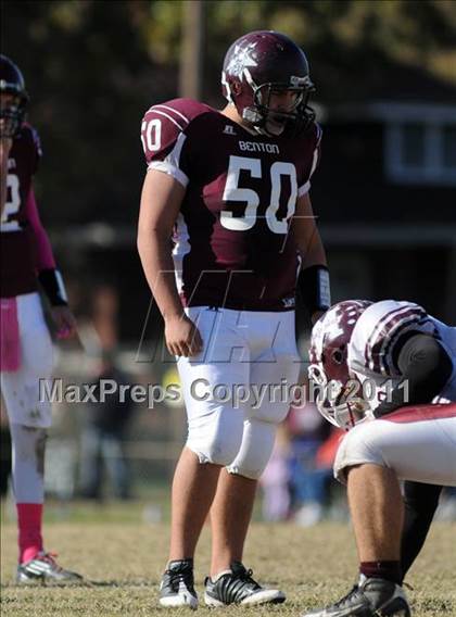 Thumbnail 2 in Benton vs. Red Bud (IHSA Class 3A First Round Playoff) photogallery.