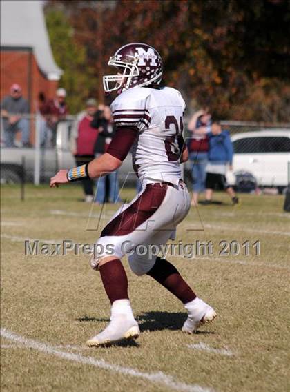 Thumbnail 2 in Benton vs. Red Bud (IHSA Class 3A First Round Playoff) photogallery.