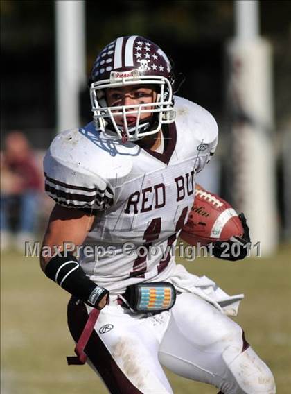 Thumbnail 1 in Benton vs. Red Bud (IHSA Class 3A First Round Playoff) photogallery.