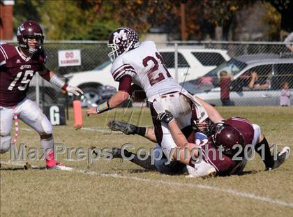 Thumbnail 3 in Benton vs. Red Bud (IHSA Class 3A First Round Playoff) photogallery.
