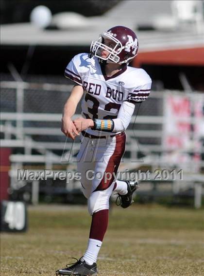 Thumbnail 2 in Benton vs. Red Bud (IHSA Class 3A First Round Playoff) photogallery.