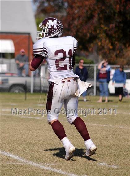 Thumbnail 1 in Benton vs. Red Bud (IHSA Class 3A First Round Playoff) photogallery.