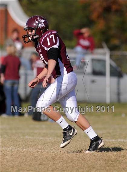 Thumbnail 2 in Benton vs. Red Bud (IHSA Class 3A First Round Playoff) photogallery.