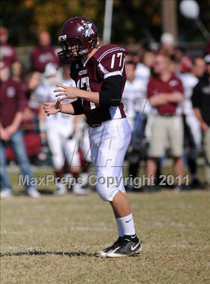 Thumbnail 1 in Benton vs. Red Bud (IHSA Class 3A First Round Playoff) photogallery.