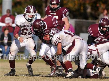 Thumbnail 3 in Benton vs. Red Bud (IHSA Class 3A First Round Playoff) photogallery.