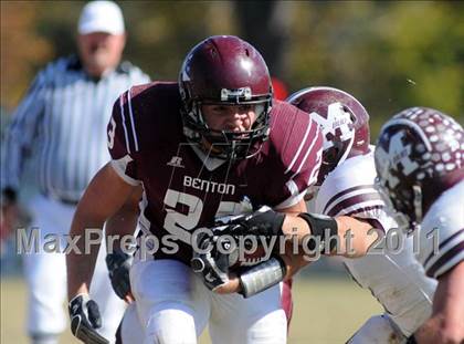Thumbnail 1 in Benton vs. Red Bud (IHSA Class 3A First Round Playoff) photogallery.
