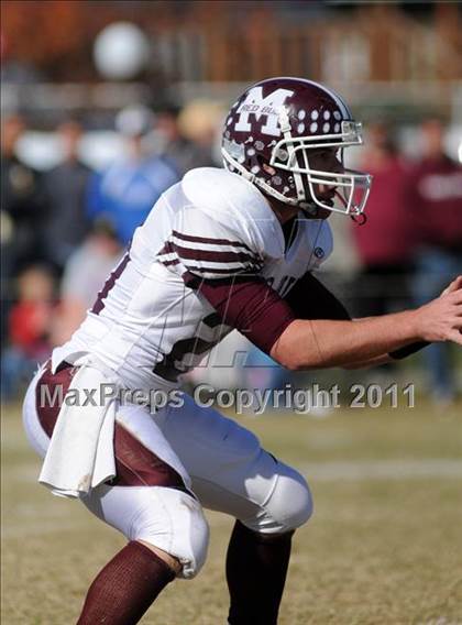 Thumbnail 1 in Benton vs. Red Bud (IHSA Class 3A First Round Playoff) photogallery.