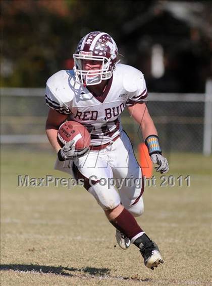 Thumbnail 2 in Benton vs. Red Bud (IHSA Class 3A First Round Playoff) photogallery.