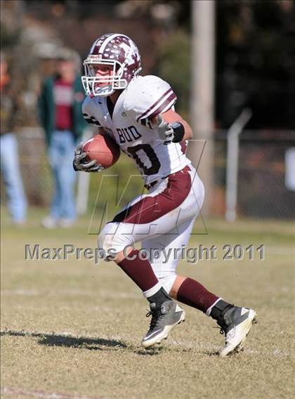 Thumbnail 1 in Benton vs. Red Bud (IHSA Class 3A First Round Playoff) photogallery.
