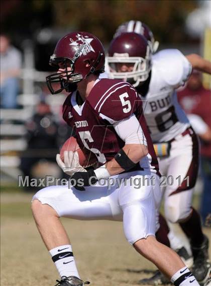 Thumbnail 2 in Benton vs. Red Bud (IHSA Class 3A First Round Playoff) photogallery.