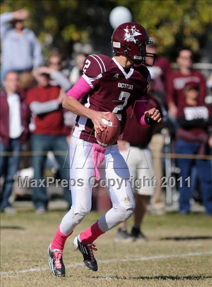 Thumbnail 2 in Benton vs. Red Bud (IHSA Class 3A First Round Playoff) photogallery.