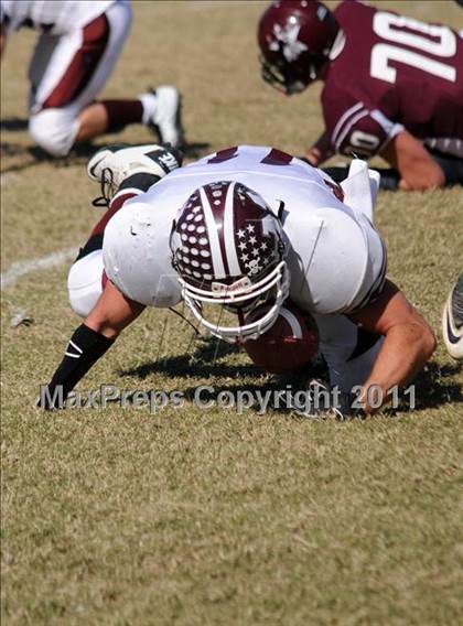 Thumbnail 3 in Benton vs. Red Bud (IHSA Class 3A First Round Playoff) photogallery.