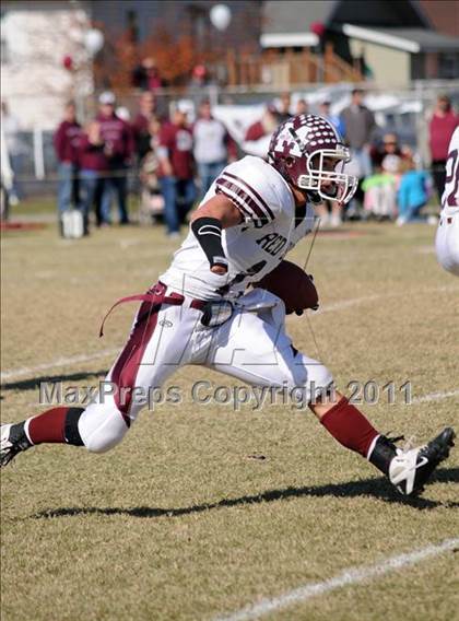 Thumbnail 2 in Benton vs. Red Bud (IHSA Class 3A First Round Playoff) photogallery.