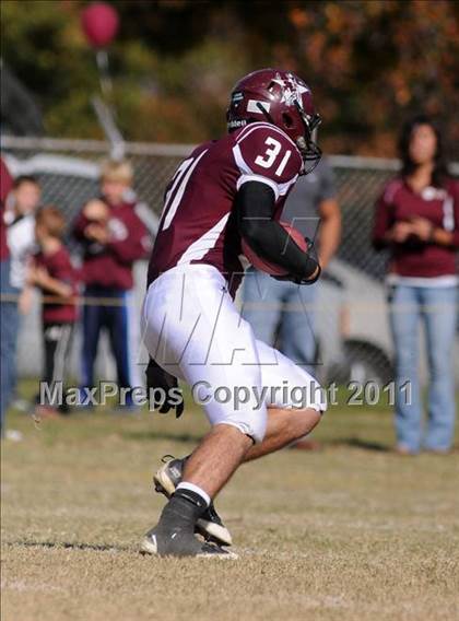 Thumbnail 1 in Benton vs. Red Bud (IHSA Class 3A First Round Playoff) photogallery.
