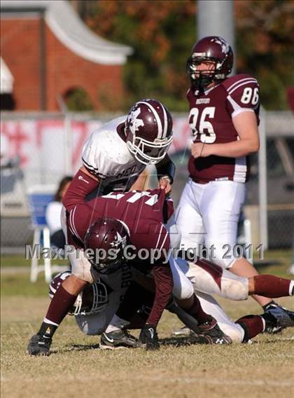 Thumbnail 1 in Benton vs. Red Bud (IHSA Class 3A First Round Playoff) photogallery.