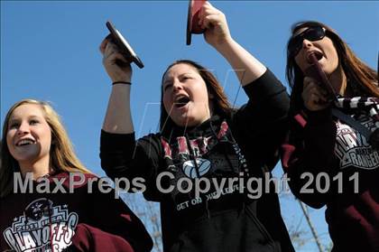 Thumbnail 1 in Benton vs. Red Bud (IHSA Class 3A First Round Playoff) photogallery.