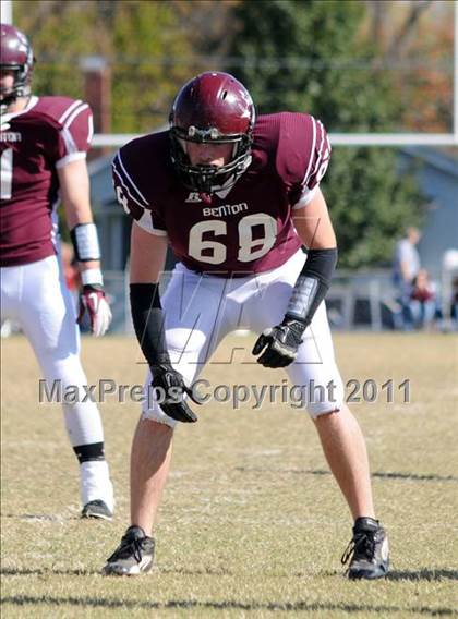 Thumbnail 1 in Benton vs. Red Bud (IHSA Class 3A First Round Playoff) photogallery.