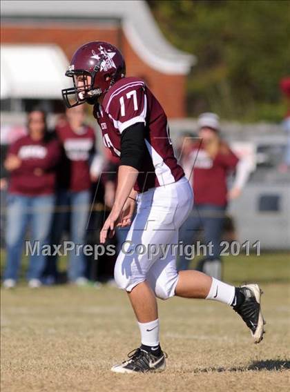 Thumbnail 3 in Benton vs. Red Bud (IHSA Class 3A First Round Playoff) photogallery.