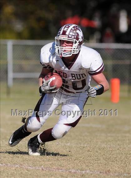 Thumbnail 3 in Benton vs. Red Bud (IHSA Class 3A First Round Playoff) photogallery.