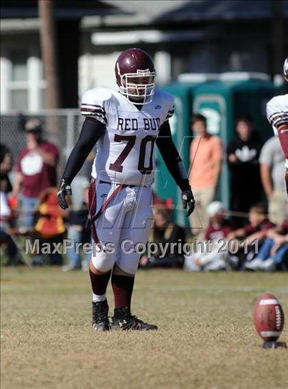 Thumbnail 3 in Benton vs. Red Bud (IHSA Class 3A First Round Playoff) photogallery.