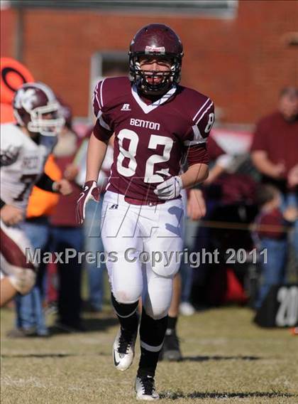 Thumbnail 2 in Benton vs. Red Bud (IHSA Class 3A First Round Playoff) photogallery.
