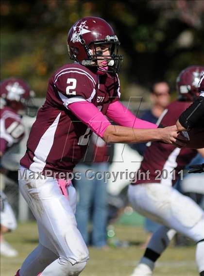 Thumbnail 1 in Benton vs. Red Bud (IHSA Class 3A First Round Playoff) photogallery.