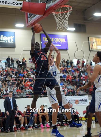Thumbnail 1 in Findlay Prep vs. Bishop Gorman (Big City Showdown) photogallery.