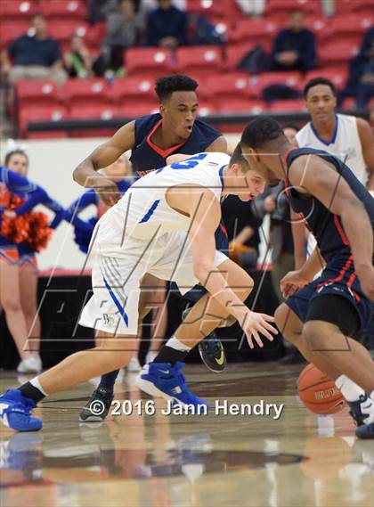 Thumbnail 2 in Findlay Prep vs. Bishop Gorman (Big City Showdown) photogallery.