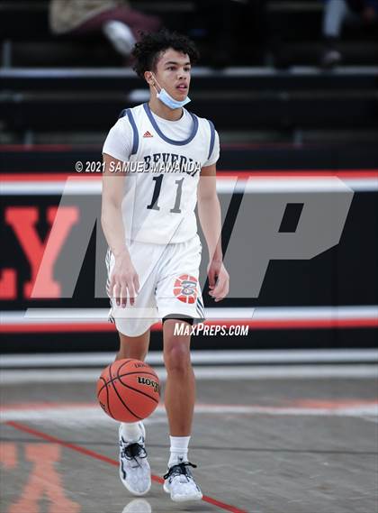 Thumbnail 2 in Beverly Hills vs Santa Clarita Christian (The Beverly Hills Basketball Tournament) photogallery.