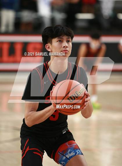 Thumbnail 1 in Beverly Hills vs Santa Clarita Christian (The Beverly Hills Basketball Tournament) photogallery.