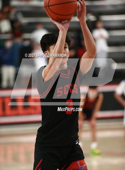 Thumbnail 2 in Beverly Hills vs Santa Clarita Christian (The Beverly Hills Basketball Tournament) photogallery.