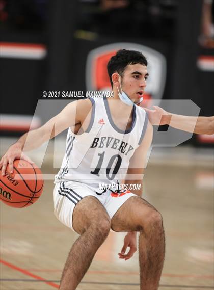 Thumbnail 2 in Beverly Hills vs Santa Clarita Christian (The Beverly Hills Basketball Tournament) photogallery.