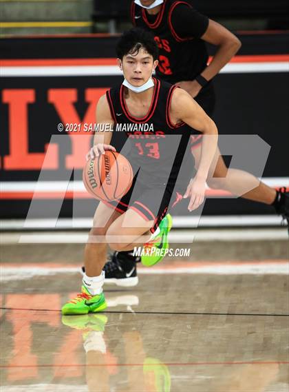 Thumbnail 1 in Beverly Hills vs Santa Clarita Christian (The Beverly Hills Basketball Tournament) photogallery.