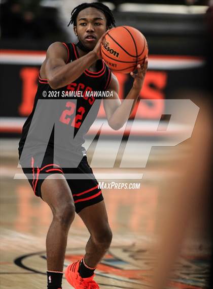 Thumbnail 3 in Beverly Hills vs Santa Clarita Christian (The Beverly Hills Basketball Tournament) photogallery.