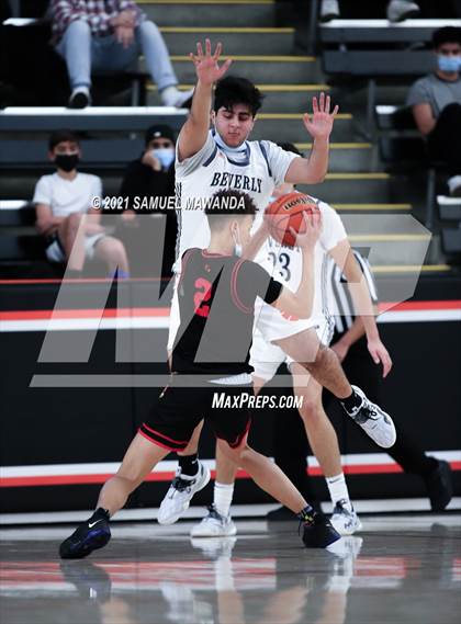 Thumbnail 2 in Beverly Hills vs Santa Clarita Christian (The Beverly Hills Basketball Tournament) photogallery.