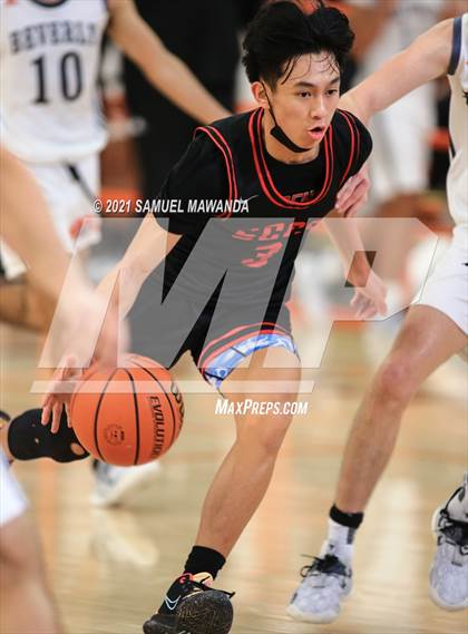 Thumbnail 2 in Beverly Hills vs Santa Clarita Christian (The Beverly Hills Basketball Tournament) photogallery.
