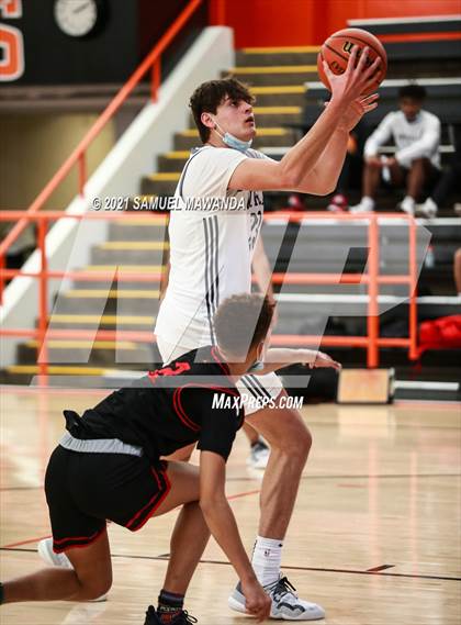 Thumbnail 1 in Beverly Hills vs Santa Clarita Christian (The Beverly Hills Basketball Tournament) photogallery.