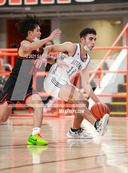 Thumbnail 1 in Beverly Hills vs Santa Clarita Christian (The Beverly Hills Basketball Tournament) photogallery.