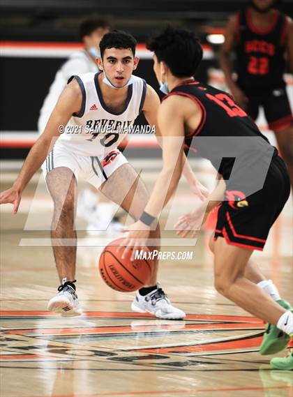 Thumbnail 2 in Beverly Hills vs Santa Clarita Christian (The Beverly Hills Basketball Tournament) photogallery.
